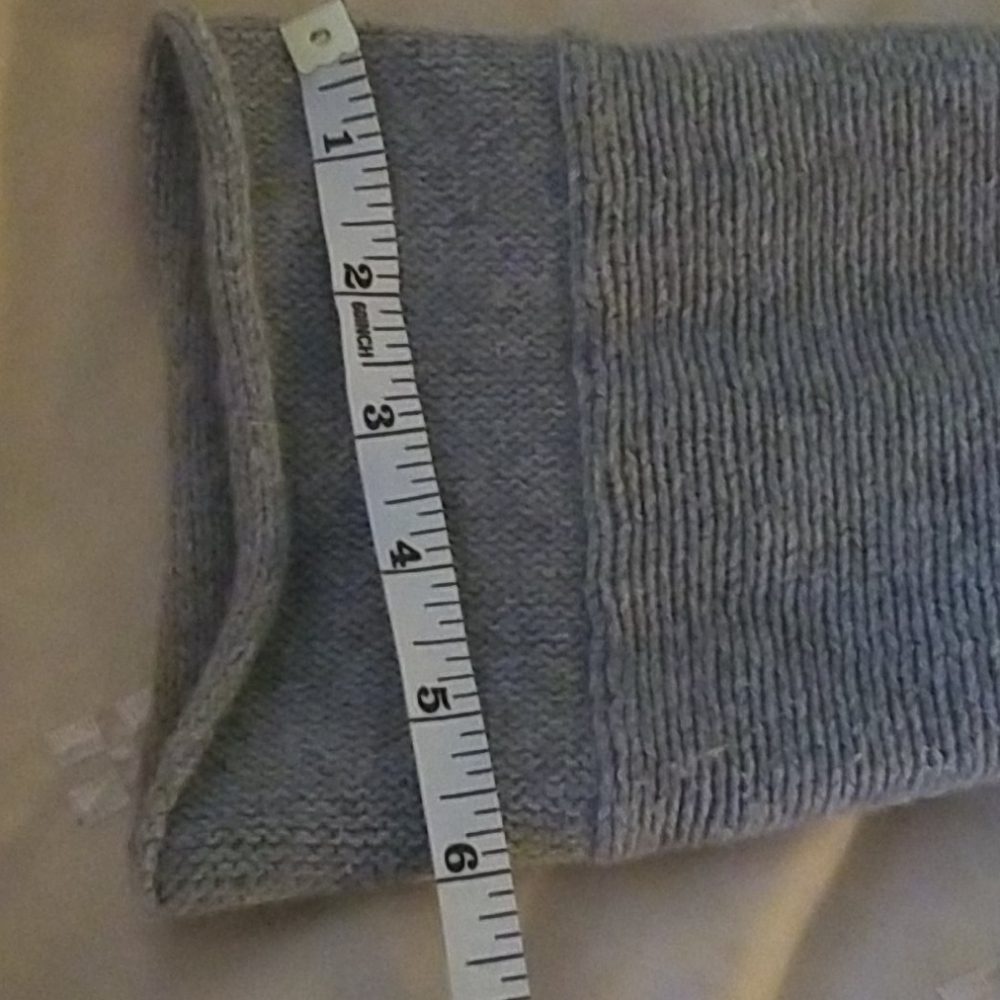 Sweater - Picture 10 of 11